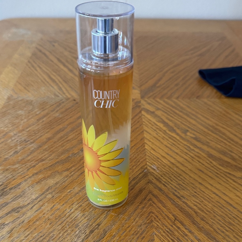 RETIRED** Bath & Body Works Country Chic Mist